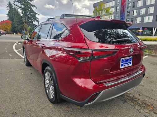 2024 Toyota Highlander Platinum