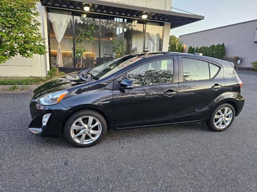 2016 Toyota Prius c Four
