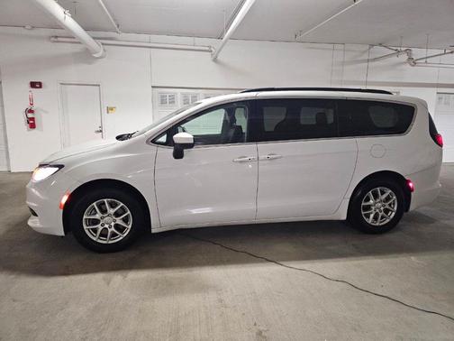 2020 Chrysler Voyager LXI