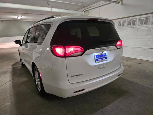 2020 Chrysler Voyager LXI