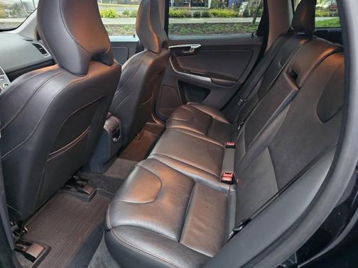 2017 Volvo XC60 T6 Dynamic