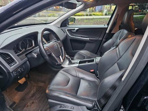 2017 Volvo XC60 T6 Dynamic