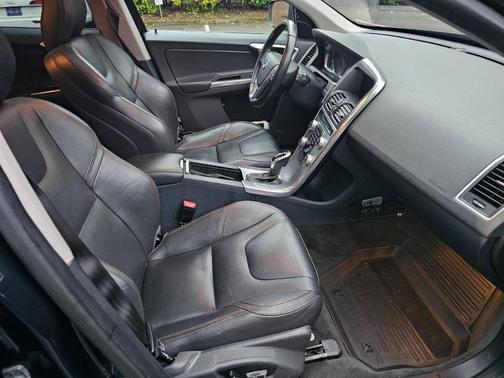 2017 Volvo XC60 T6 Dynamic