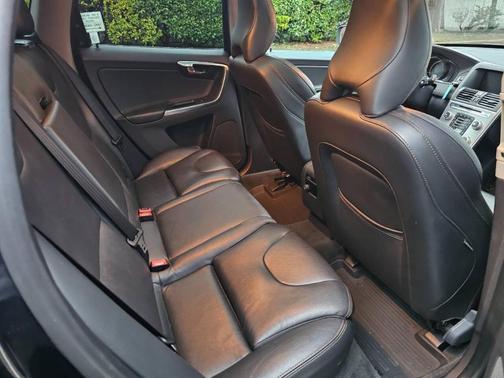 2017 Volvo XC60 T6 Dynamic