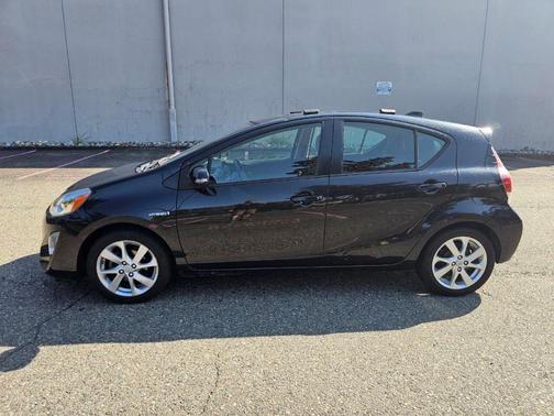 2016 Toyota Prius c Four
