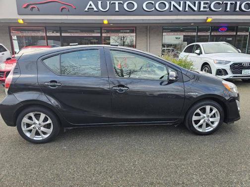 2016 Toyota Prius c Four