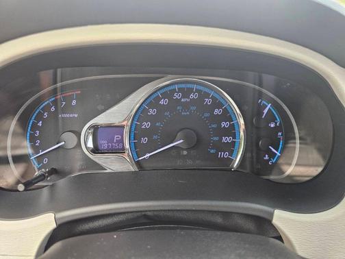 2012 Toyota Sienna XLE Auto Access Seat