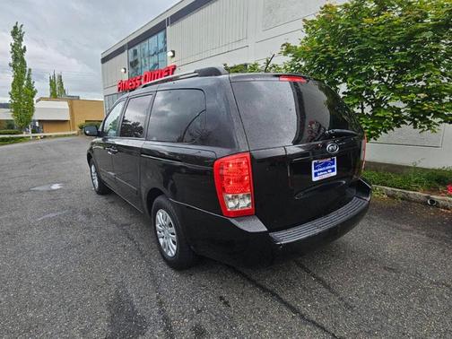 2012 Kia Sedona LX