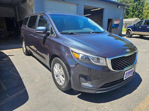 2017 Kia Sedona LX