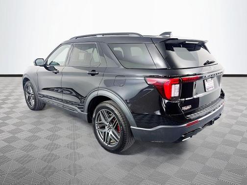 AGATE BLACK METALLIC 2025 Ford Explorer ST-LINE