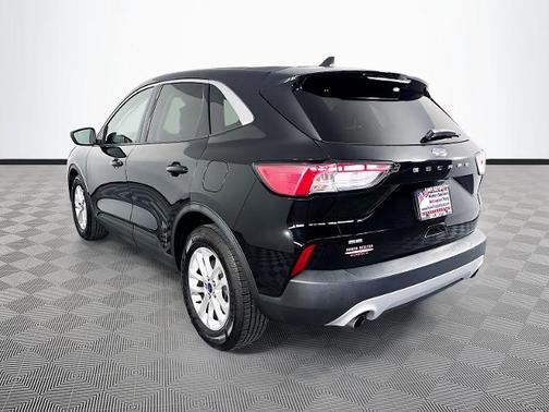 AGATE BLACK METALLIC 2022 Ford Escape SE