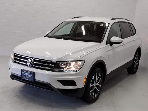 Photo 2 of 30 of 2021 Volkswagen Tiguan 2.0T S