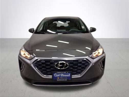 2022 Hyundai IONIQ Plug-In Hybrid SE