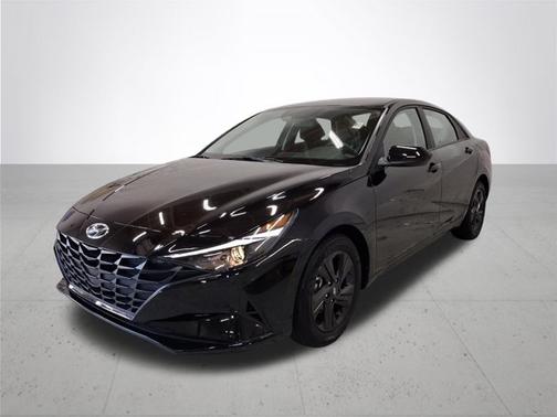 Black 2023 Hyundai ELANTRA SEL