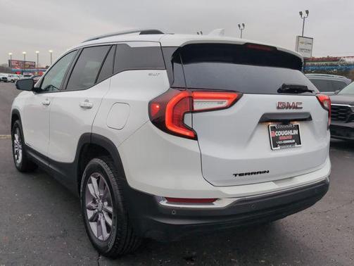 2022 GMC Terrain SLT