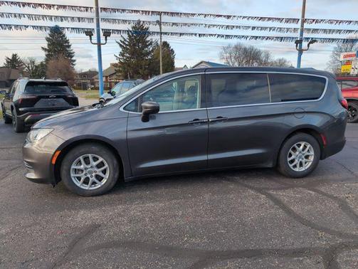2017 Chrysler Pacifica LX