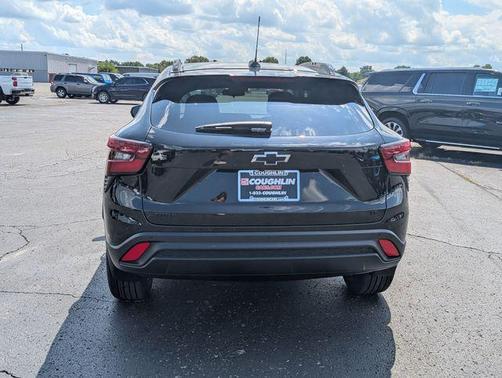 Mosaic Black Metallic 2026 Chevrolet Trax LT
