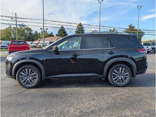 2023 Nissan Pathfinder SL 4WD