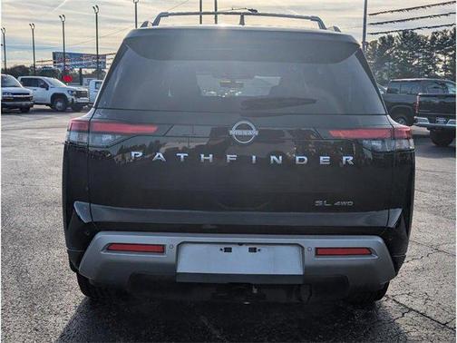 2023 Nissan Pathfinder SL 4WD