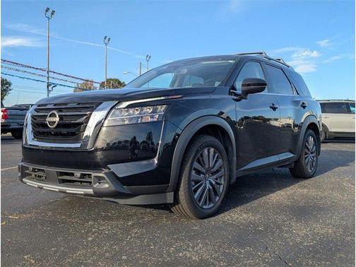 2023 Nissan Pathfinder SL 4WD
