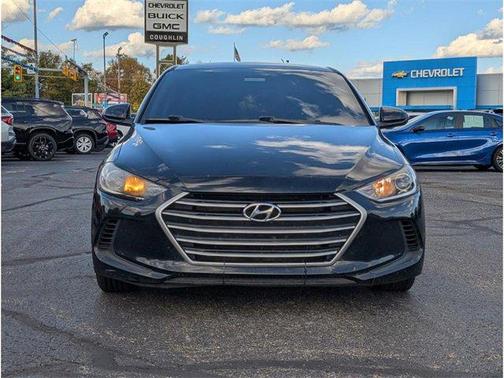 2018 Hyundai ELANTRA SE