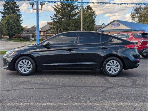 2018 Hyundai ELANTRA SE