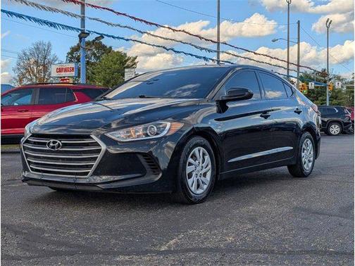 2018 Hyundai ELANTRA SE