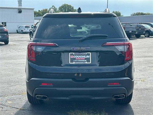 2023 GMC Acadia AWD SLT