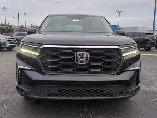 2023 Honda Pilot AWD LX