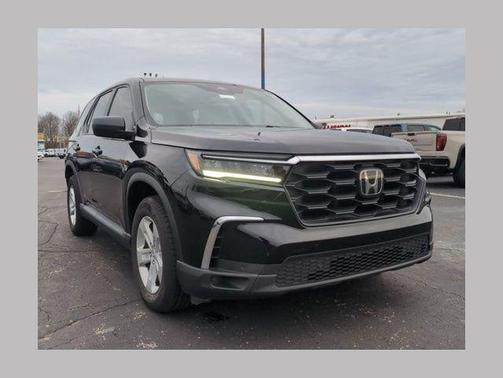 2023 Honda Pilot AWD LX