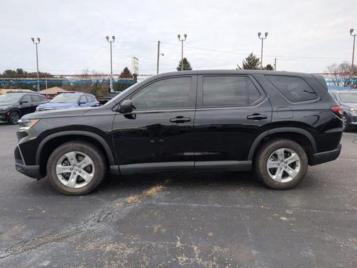 2023 Honda Pilot AWD LX