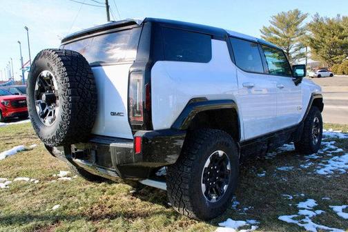 2024 GMC HUMMER EV SUV 2X