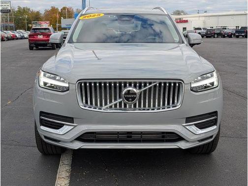 2025 Volvo XC90 Plug-In Hybrid T8 Plus 7-Seater