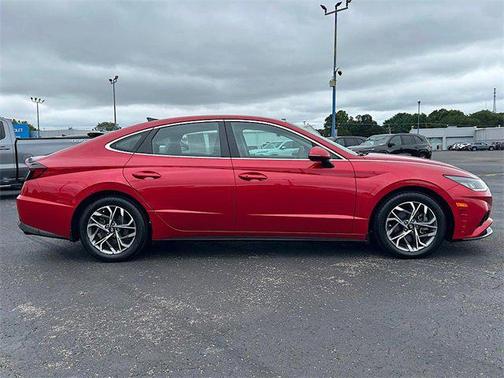 2022 Hyundai SONATA SEL