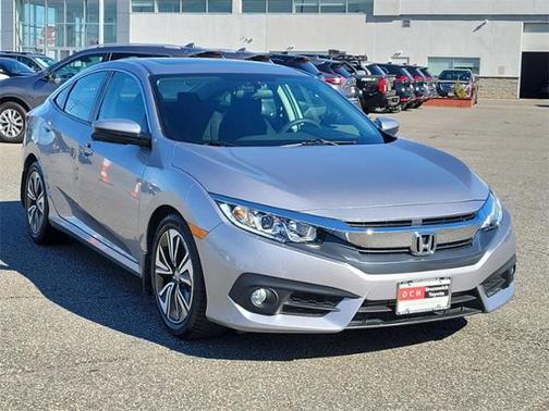 Photo 3 of 26 of 2016 Honda Civic EX-T