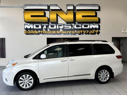 Blizzard Pearl 2016 Toyota Sienna XLE