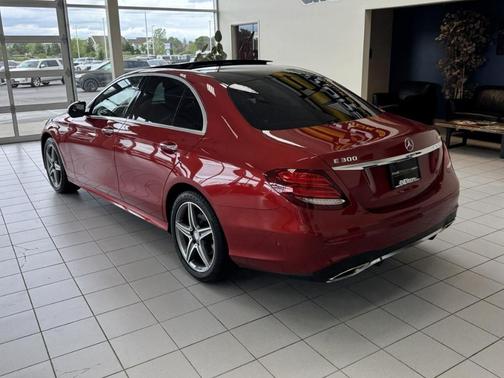 designo Cardinal Red Metallic 2017 Mercedes-Benz E-Class E 300
