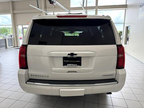 Iridescent Pearl Tricoat 2019 Chevrolet Suburban Premier