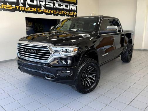 Diamond Black Crystal Pearlcoat 2020 RAM 1500 Longhorn