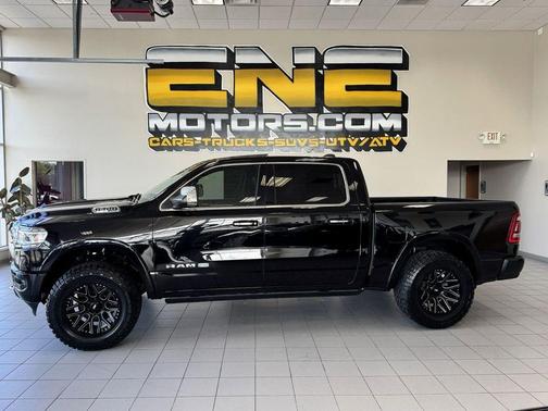 Diamond Black Crystal Pearlcoat 2020 RAM 1500 Longhorn