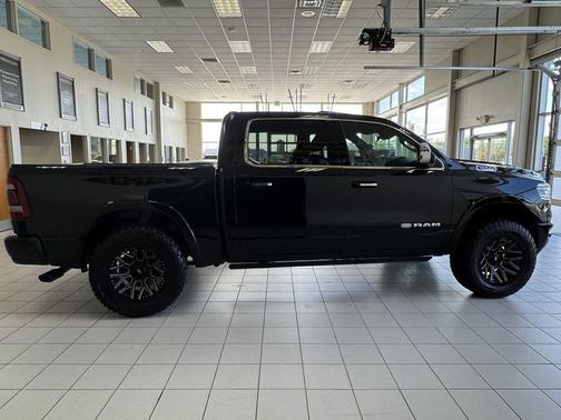 Diamond Black Crystal Pearlcoat 2020 RAM 1500 Longhorn