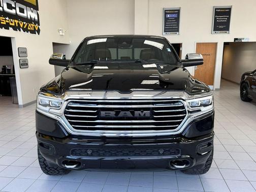 Diamond Black Crystal Pearlcoat 2020 RAM 1500 Longhorn