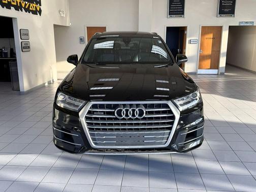 Night Black 2018 Audi Q7 3.0T Premium