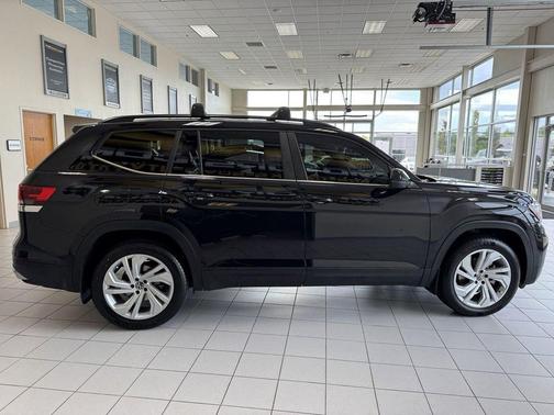 2022 Volkswagen Atlas 3.6L SE w/Technology