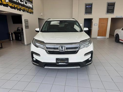 White Diamond Pearl 2019 Honda Pilot Touring 7-Passenger