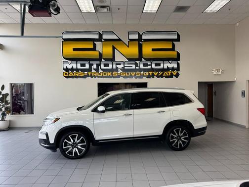 White Diamond Pearl 2019 Honda Pilot Touring 7-Passenger