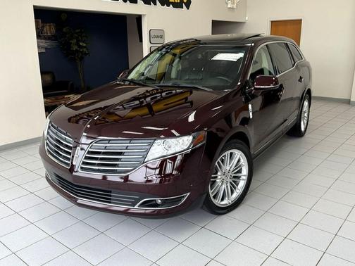 Ruby Red Metallic Tinted Clearcoat 2019 Lincoln MKT Reserve
