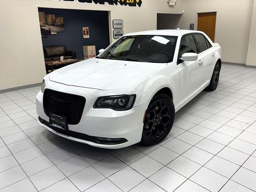 2017 Chrysler 300 S