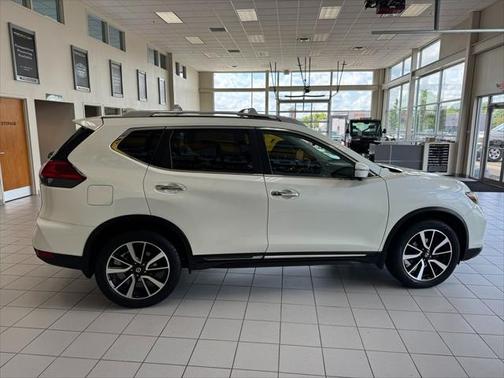 2017 Nissan Rogue SL
