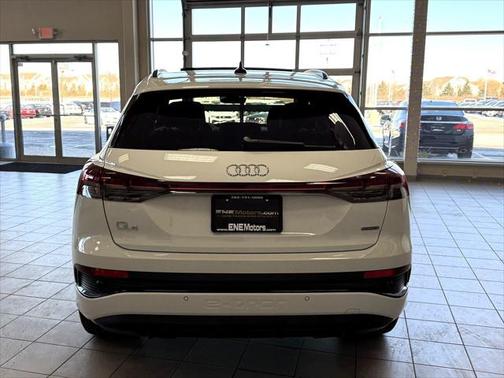 2024 Audi Q4 e-tron Premium Plus 55 quattro
